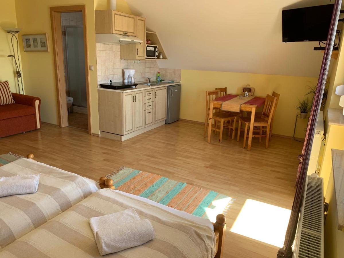 Holidaysport Haus Balatongyorok Luaran gambar