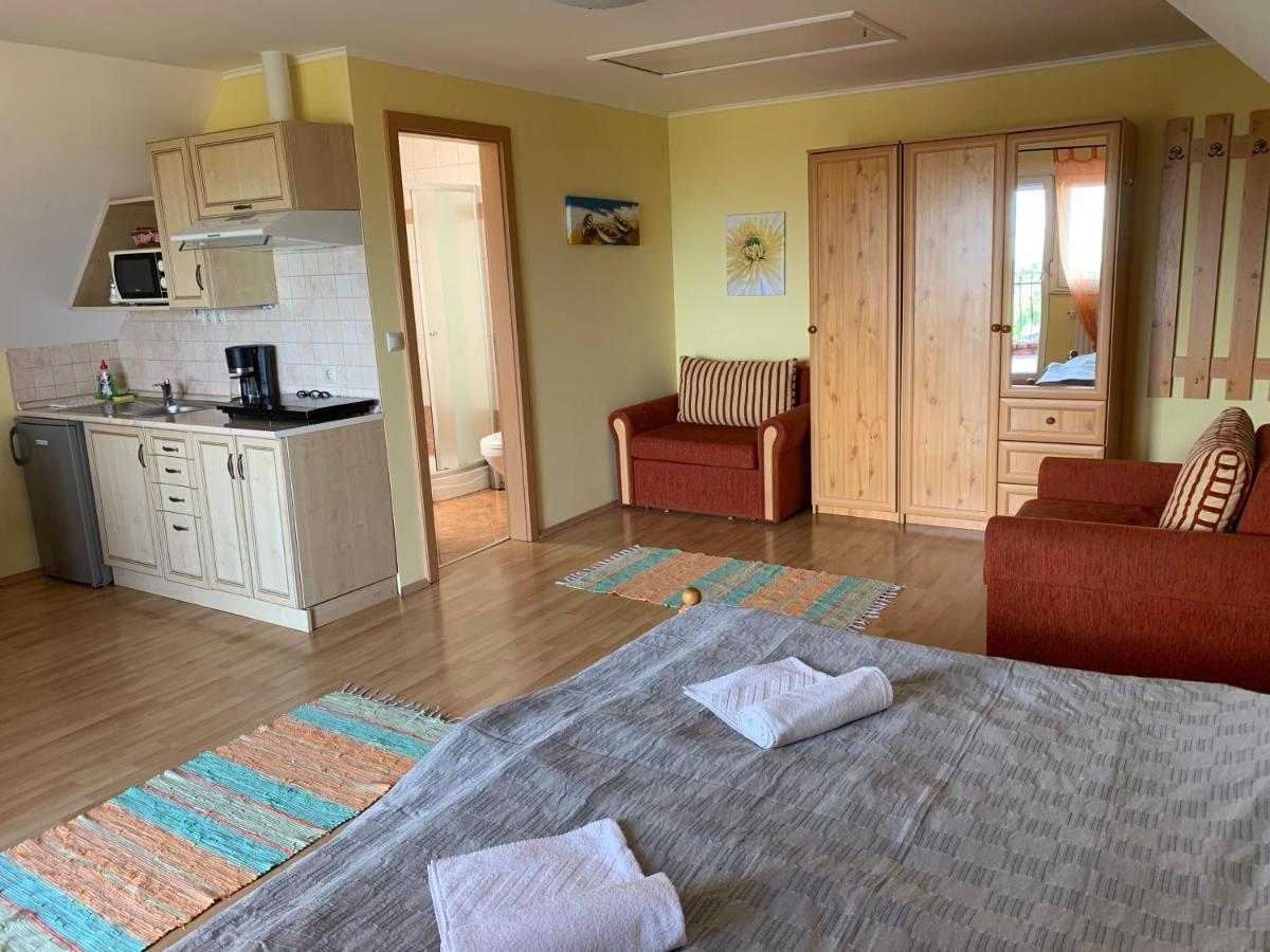 Holidaysport Haus Balatongyorok Luaran gambar